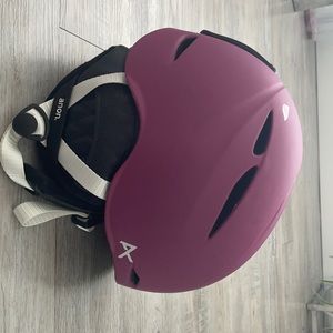Women’s Anon snowboard/ski helmet